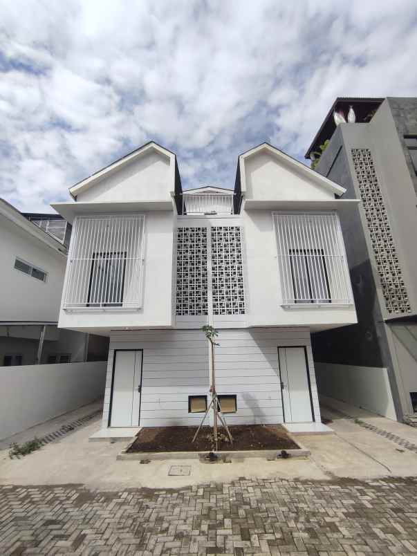 dijual rumah nuansa alam setiabudi