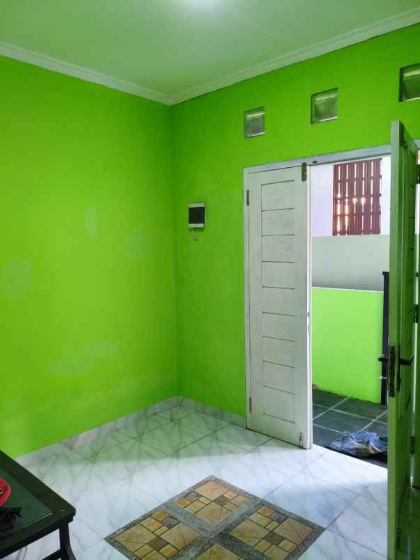 dijual rumah pajangan