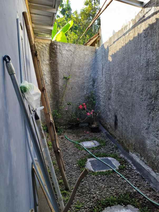 dijual rumah pajangan