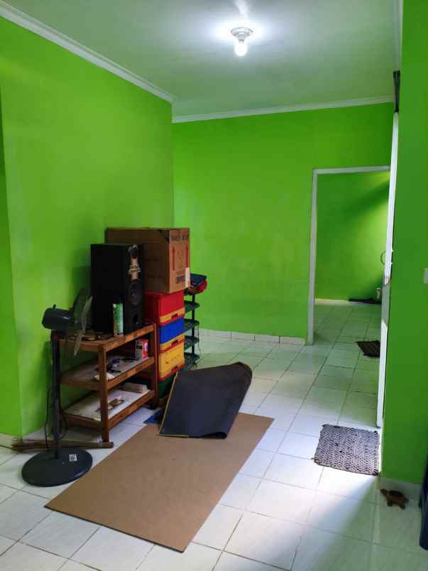 dijual rumah pajangan