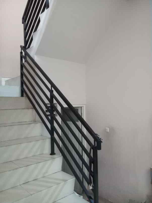 dijual rumah pakuwon city sorento