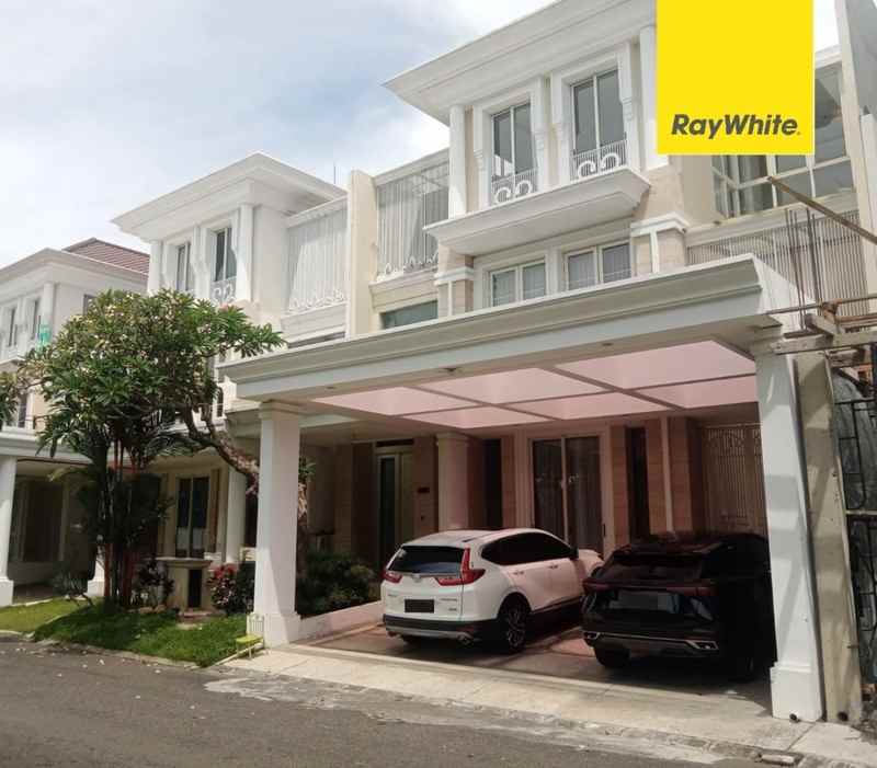 dijual rumah pakuwon indah