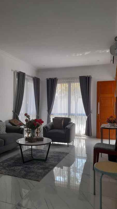 dijual rumah pamulang estate jl anggur