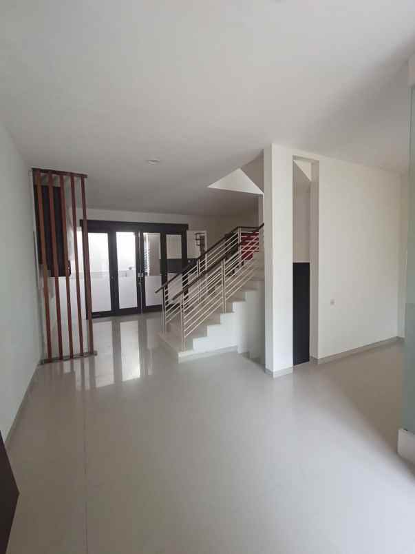 dijual rumah pantai mentari