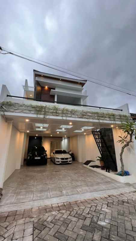 dijual rumah parangtritis