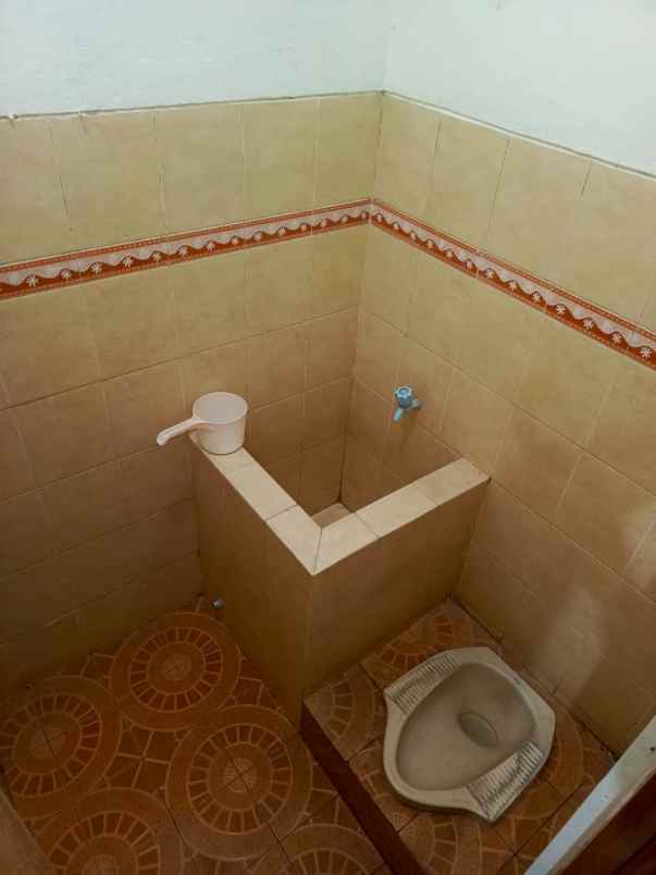 dijual rumah perempatan demak ijo