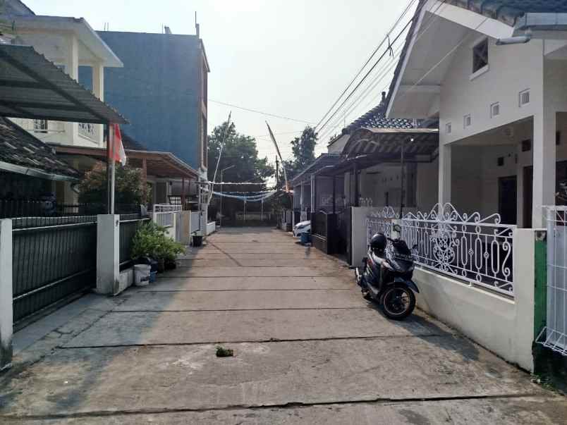 dijual rumah perempatan demak ijo
