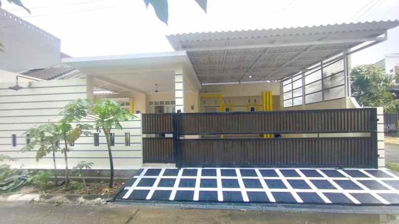 Rumah Hook 10x14 142m Perumahan Bekasi Regency Mustika Jaya