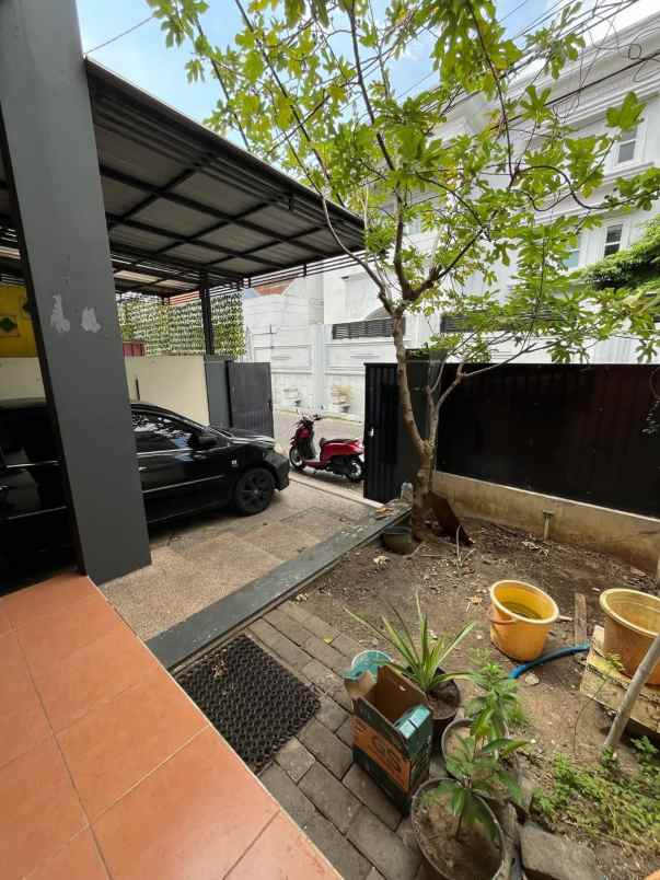 dijual rumah perumahan jambangan indah