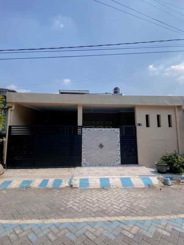 dijual rumah perumahan kebraon