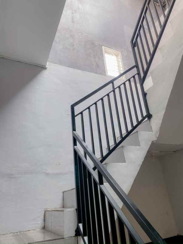 dijual rumah perumahan kebraon