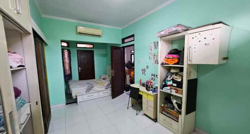 dijual rumah perumahan kota legenda