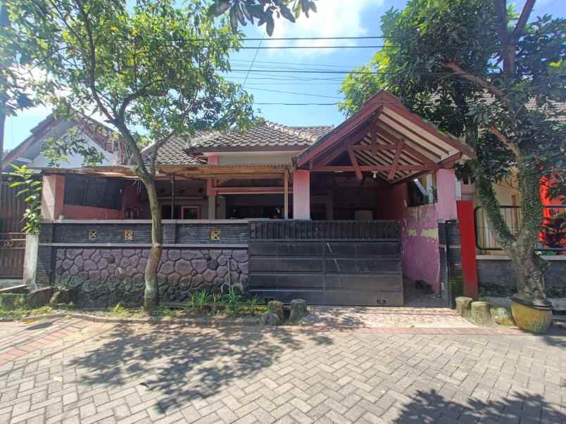 dijual rumah perumahan plaosan permai