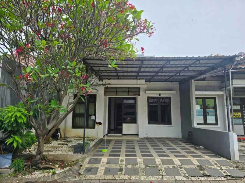dijual rumah perumahan royal ketintang