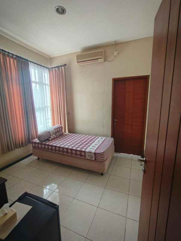 dijual rumah perumahan sakura residence