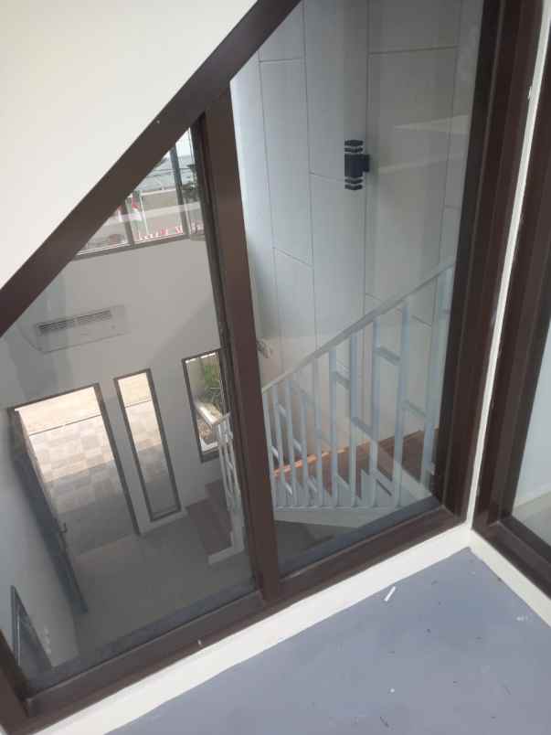 dijual rumah pesona florence kota