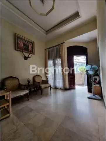 dijual rumah petogogan kebayoran baru