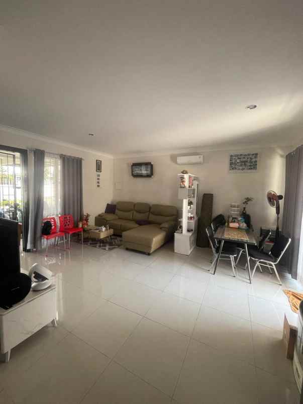 dijual rumah podomoro park cluster