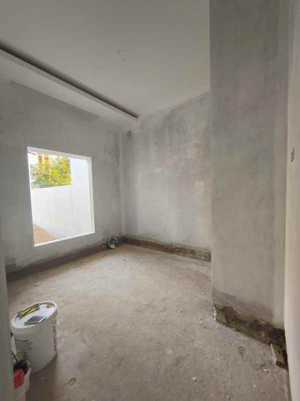 dijual rumah pondok bambu