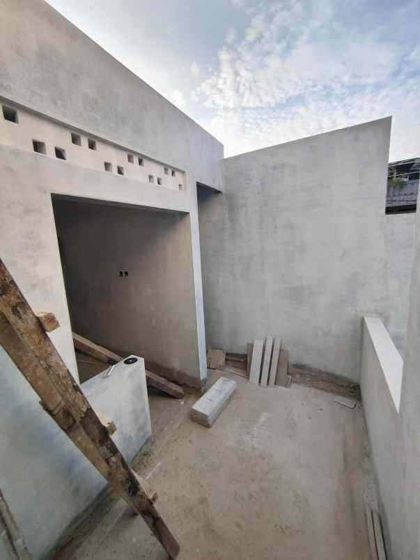 dijual rumah pondok bambu