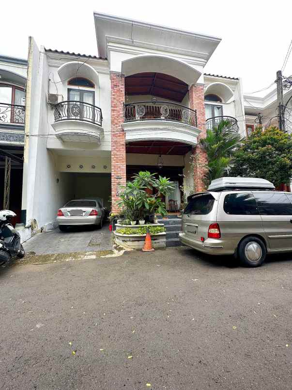 dijual rumah pondok bambu