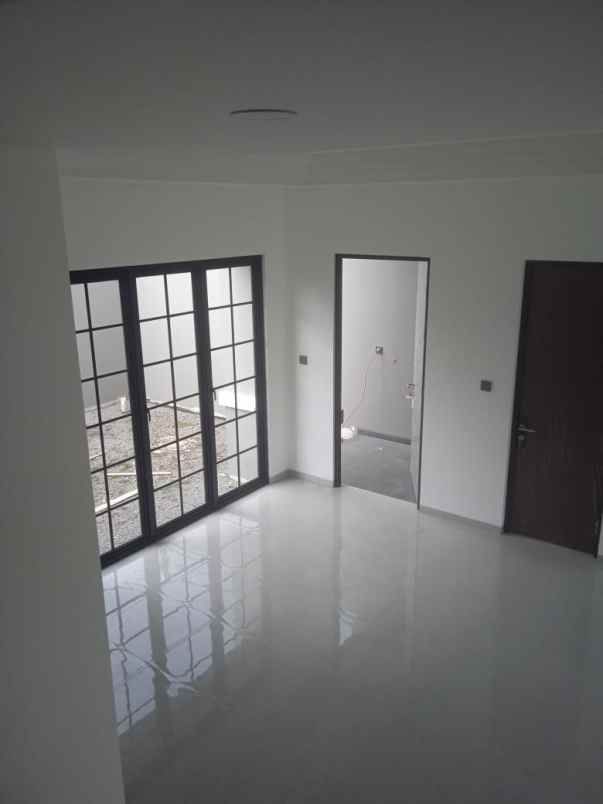 dijual rumah pondok hijau setiabudi