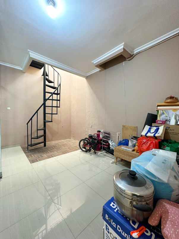 dijual rumah pondok kelapa