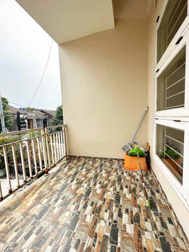 dijual rumah pondok kelapa
