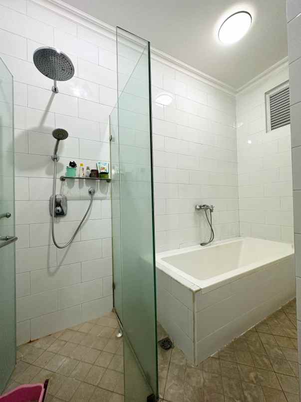 dijual rumah pondok kelapa