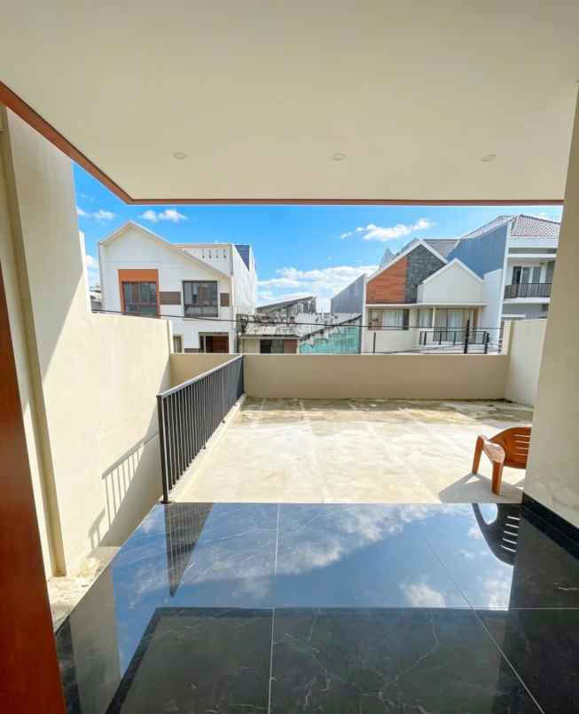 dijual rumah pulomas