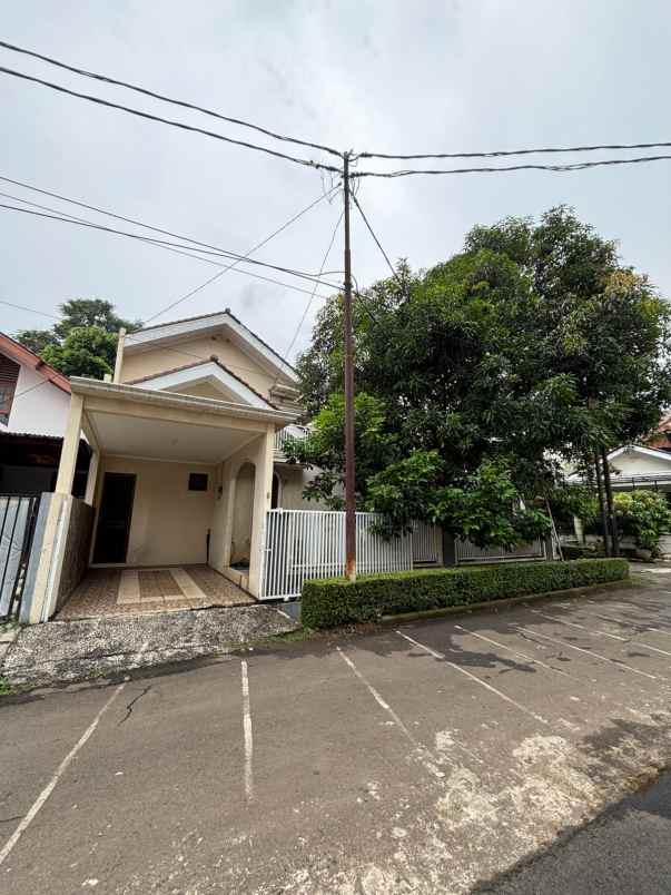 dijual rumah punai iv bintaro sektor 2