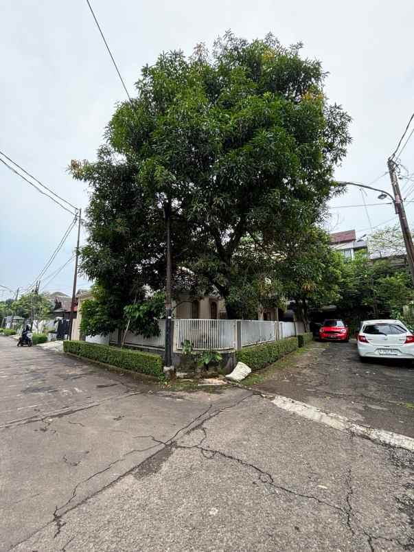 dijual rumah punai iv bintaro sektor 2