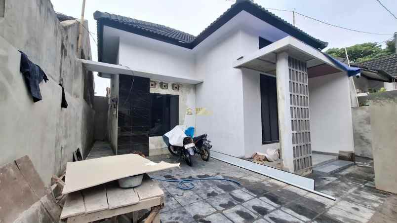 dijual rumah purwomartani