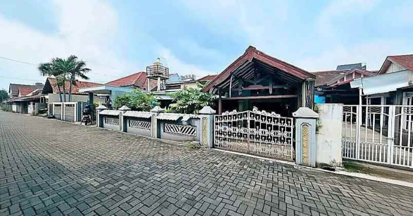 dijual rumah puspanjolo