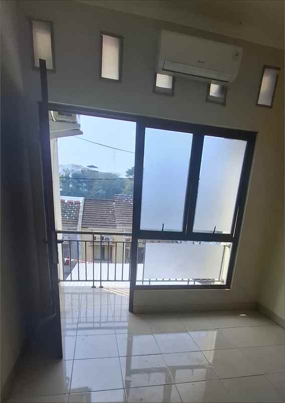 dijual rumah ranco