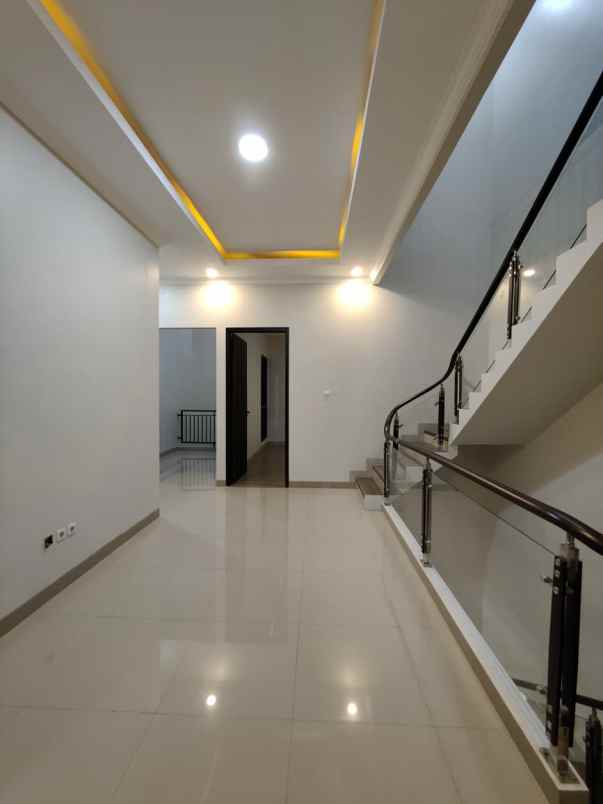 dijual rumah rawamangun jakarta timur