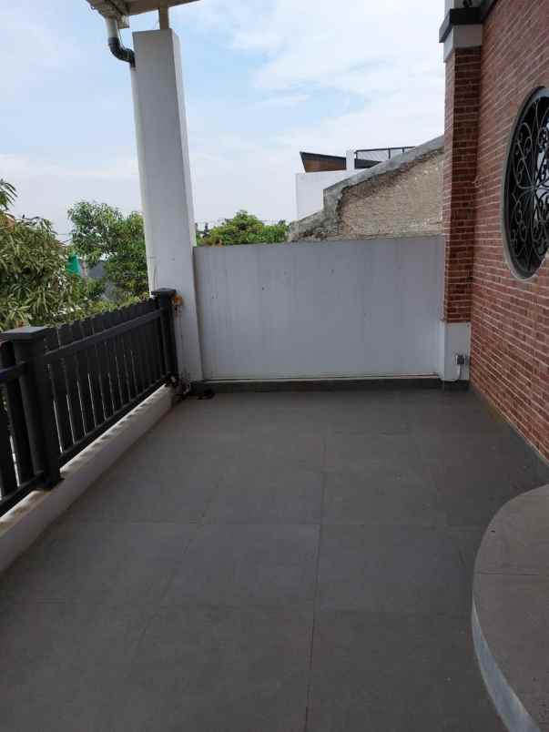 dijual rumah riung gede permai