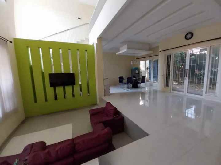 dijual rumah rungkut asri