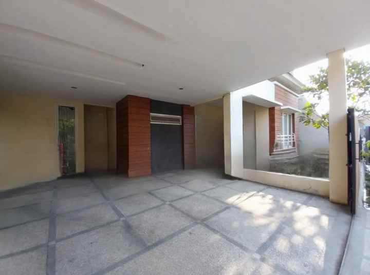 dijual rumah rungkut asri