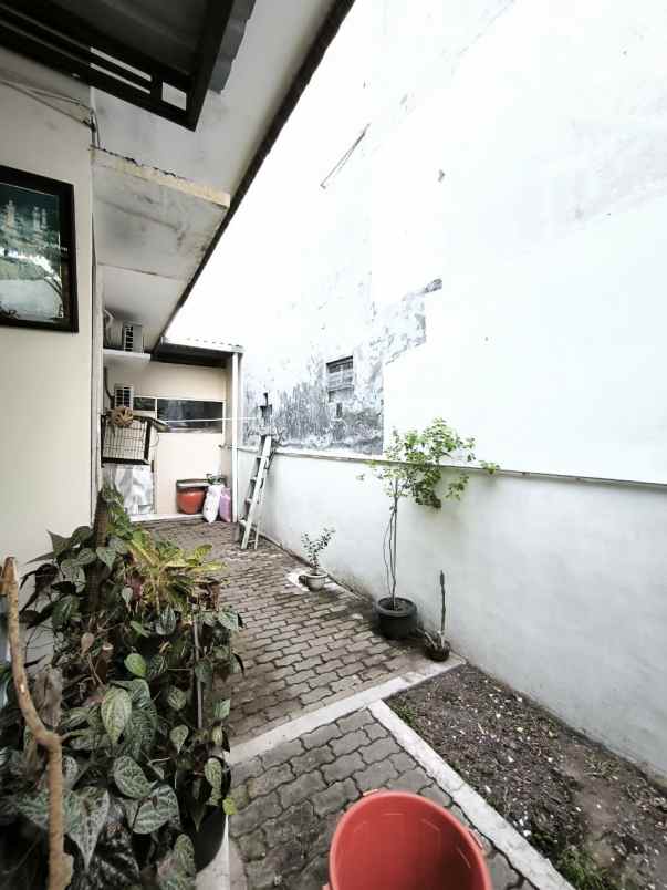 dijual rumah rungkut asri utara