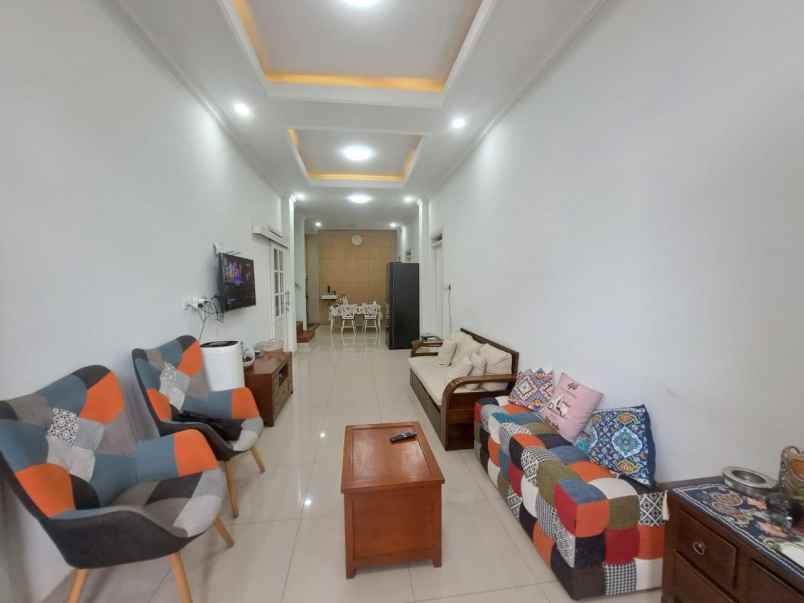 dijual rumah salendro timur