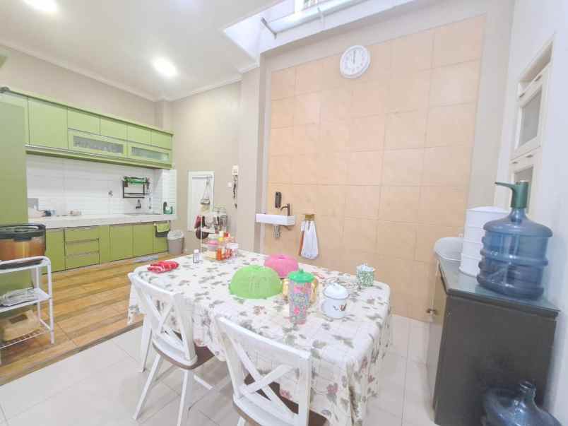 dijual rumah salendro timur