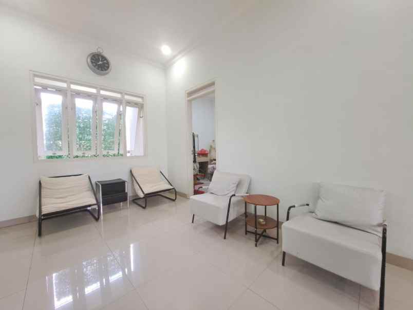 dijual rumah salendro timur