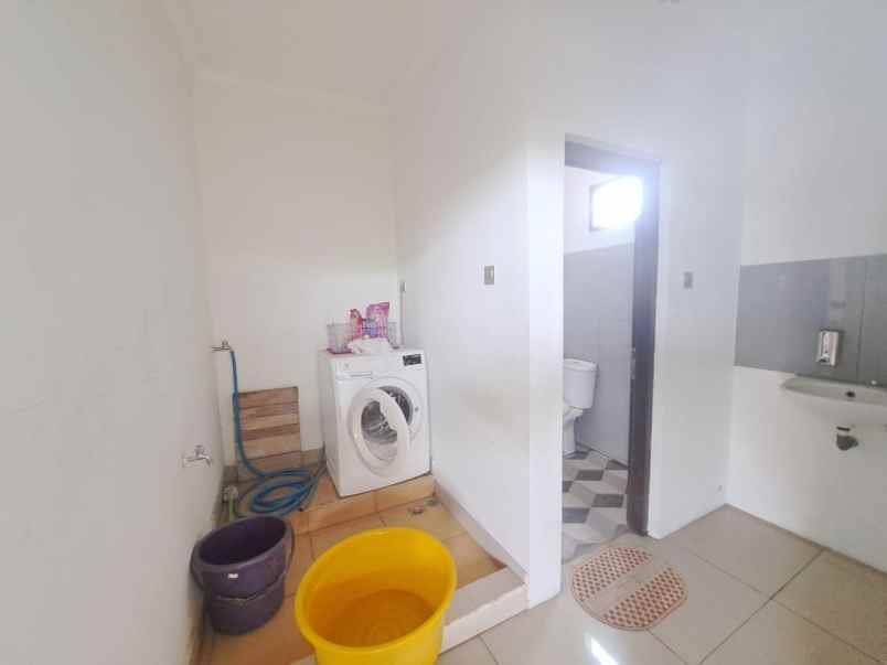 dijual rumah salendro timur