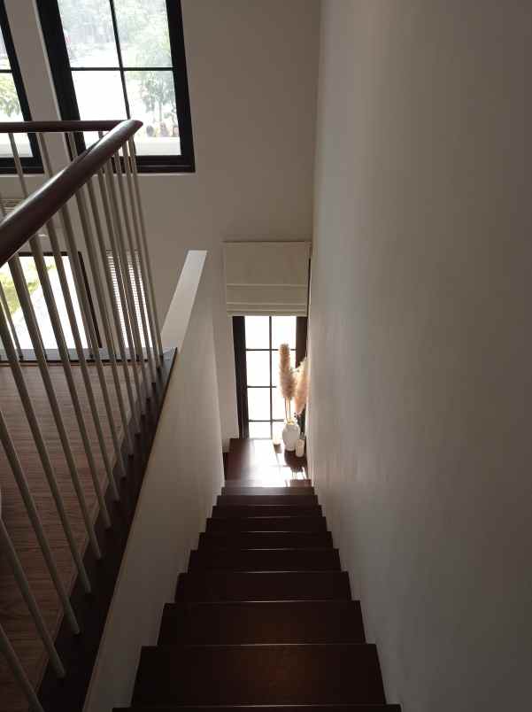 dijual rumah sambiroto