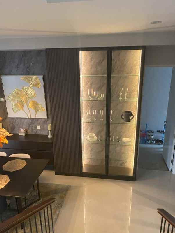 dijual rumah sambiroto