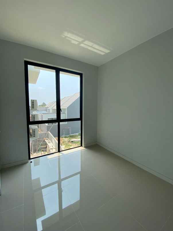 dijual rumah sambiroto