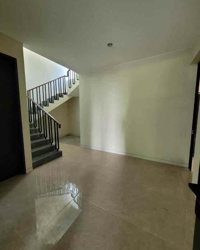 dijual rumah sambiroto