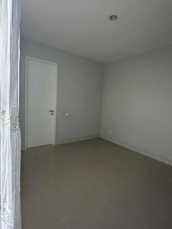 dijual rumah sambiroto