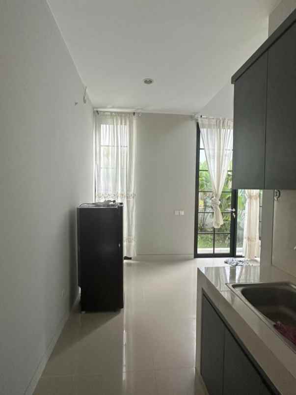 dijual rumah sambiroto